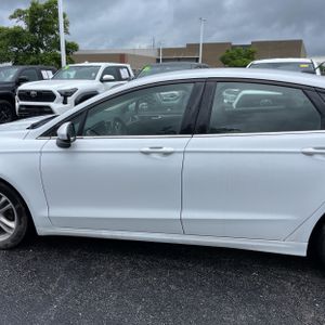 FORD FUSION SE - 3