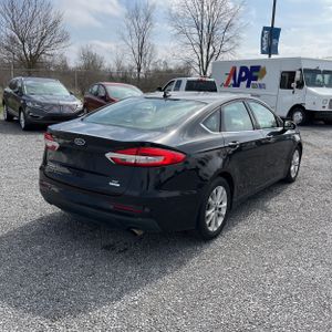 FORD FUSION SE - 8