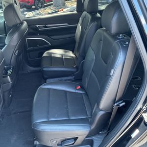 صورة 33 لـ 2024 KIA TELLURIDE S
