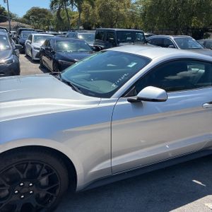 FORD MUSTANG ECOBOOST PREMIUM - 2
