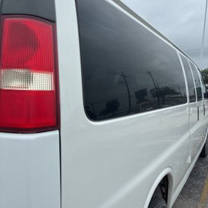 CHEVROLET EXPRESS LT 3500 - 9