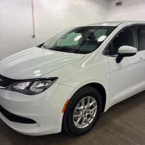 CHRYSLER VOYAGER LX - 2