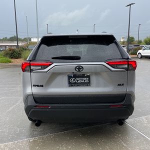 صورة 7 لـ 2024 Toyota RAV4 XLE PREMIUM