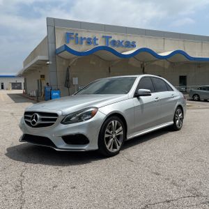 MERCEDES-BENZ E-CLASS - 1