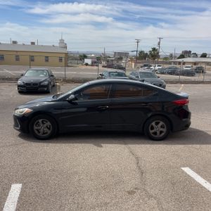 HYUNDAI ELANTRA ECO - 3