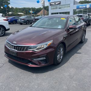 2020 KIA OPTIMA LX photo 1