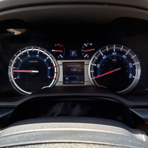 2018 Toyota 4RUNNER SR5 PREMIUM — фото 40
