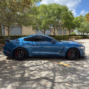 FORD MUSTANG SHELBY GT350R - 10