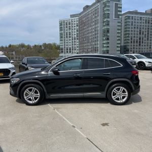 MERCEDES-BENZ GLA - 3