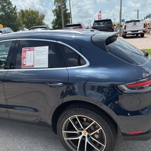 صورة 6 لـ 2023 Porsche MACAN T