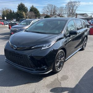 Toyota Sienna XSE 7-Passenger - 1