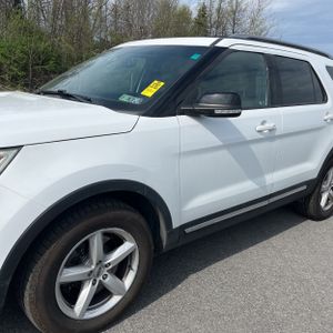 FORD EXPLORER XLT - 2