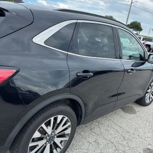 FORD ESCAPE TITANIUM - 9