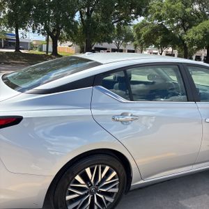 NISSAN ALTIMA SV FWD - 9