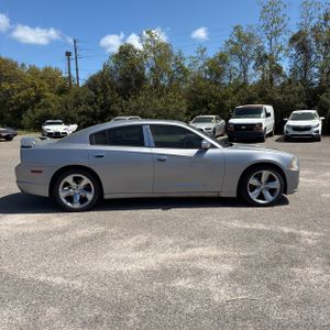 DODGE CHARGER SXT - 10