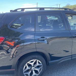 SUBARU FORESTER PREMIUM - 9