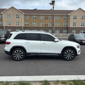 MERCEDES-BENZ GLB - 10