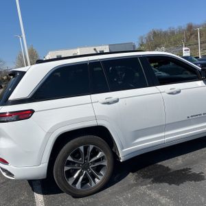 JEEP GRAND CHEROKEE OVERLAND 4XE - 9
