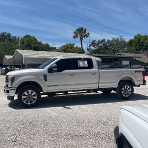 FORD F-350 SUPER DUTY LARIAT - 3