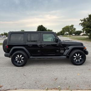 2018 JEEP WRANGLER UNLIMITED SAHARA — фото 10