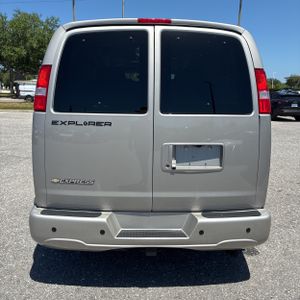 CHEVROLET EXPRESS 2500 - 7