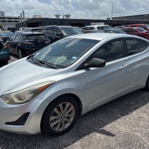 صورة 2 لـ 2014 Hyundai ELANTRA SE