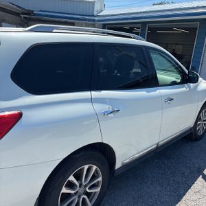 2016 Nissan PATHFINDER SL — фото 9