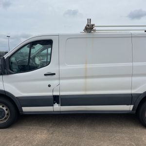 FORD TRANSIT 150 - 4