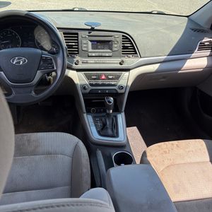 2017 Hyundai ELANTRA SE — миниатюра 36