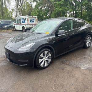 TESLA MODEL Y LONG RANGE - 1