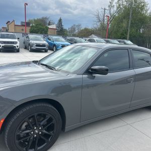 DODGE CHARGER SXT - 2