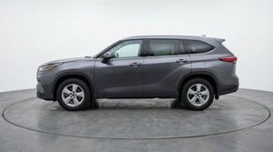 2025 Toyota HIGHLANDER LE photo 4