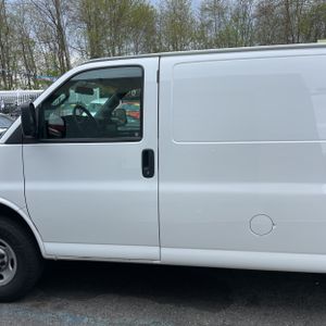 CHEVROLET EXPRESS 2500 - 4