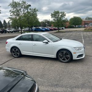 AUDI A4 2.0T PREMIUM - 10