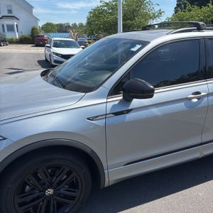 VOLKSWAGEN TIGUAN SE R-LINE BLACK - 2