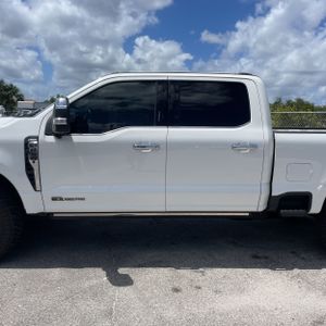FORD F-250 SUPER DUTY LARIAT - 4
