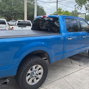 FORD F-250 SUPER DUTY LARIAT - 9