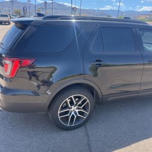 FORD EXPLORER SPORT - 9