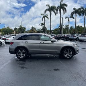 MERCEDES-BENZ GLC - 10