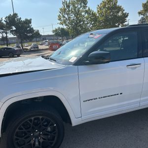 2025 JEEP GRAND CHEROKEE L SUMMIT RESERVE 照片 2