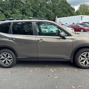 2020 Subaru FORESTER PREMIUM — миниатюра 11