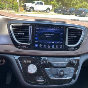 2017 Chrysler PACIFICA LIMITED — миниатюра 39