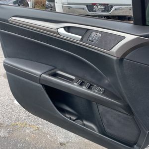 صورة مصغرة 68 لـ 2017 FORD FUSION SE