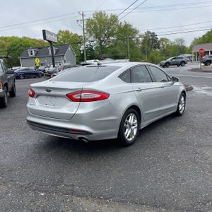 FORD FUSION SE - 8