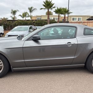 FORD MUSTANG V6 - 4