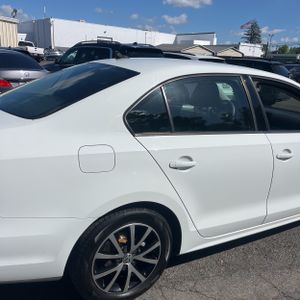 VOLKSWAGEN JETTA 1.4T SE - 9