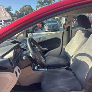 صورة مصغرة 32 لـ 2011 FORD FIESTA SE