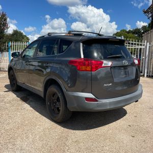 2015 Toyota RAV4 LE — фото 5