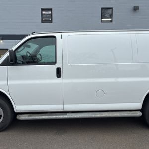 CHEVROLET EXPRESS 2500 - 4