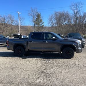 TOYOTA TUNDRA - 10